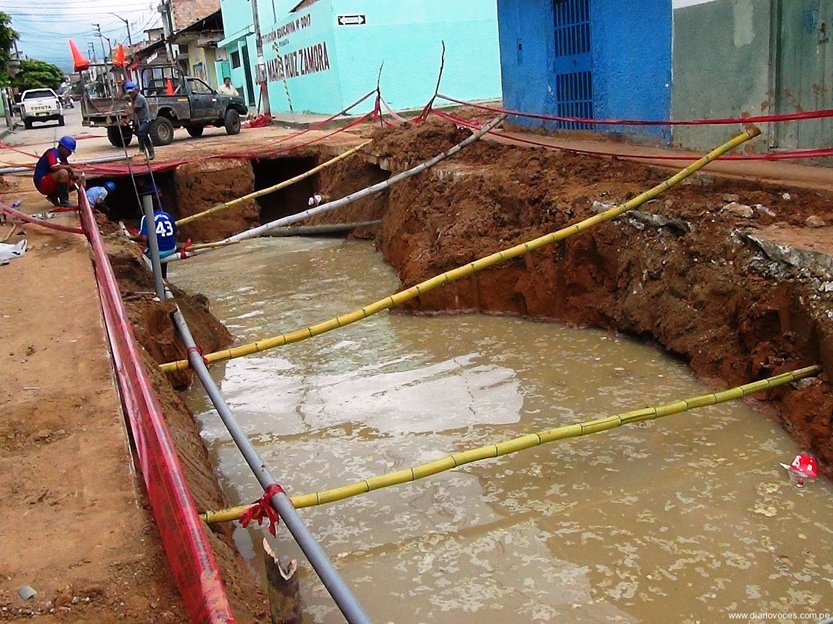 Ruptura de tubería deja sin agua a decenas de familias Diario Voces