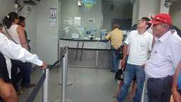 TELEFONICA. De 12 a 1 y 30, solo atiende una ventanilla