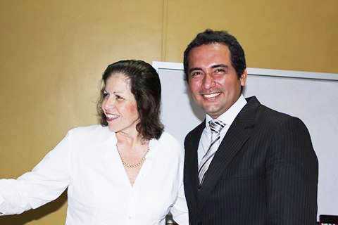 LOURDES FLORES NANO, MUESTRA SU RESPALDO A GONZALO GONZALES