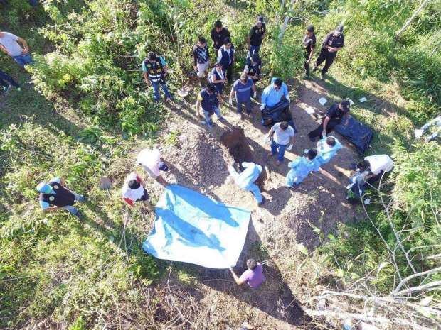 Después de 5 días de desaparecidos, cuerpos fueron encontrados en una fosa común en el interior de una chacra, que pertenecería a familiar de uno de los investigados a la altura del km. 34 de la carretera Yurimaguas – Tarapoto.