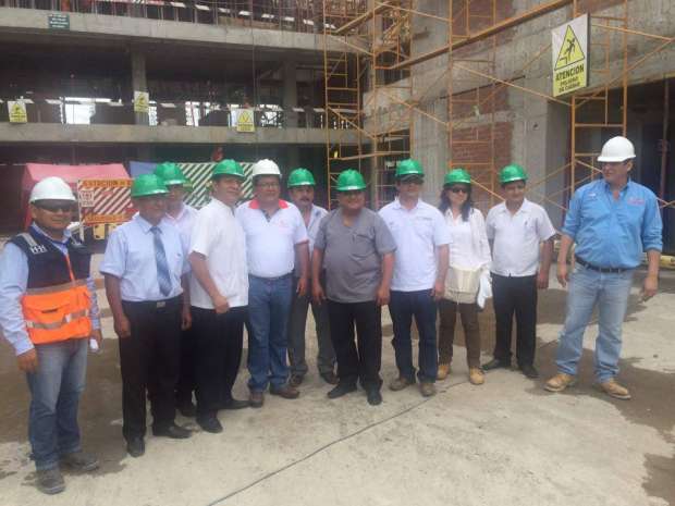 GOBERNADOR REGIONAL EN INSPECCIÓN DE OBRA