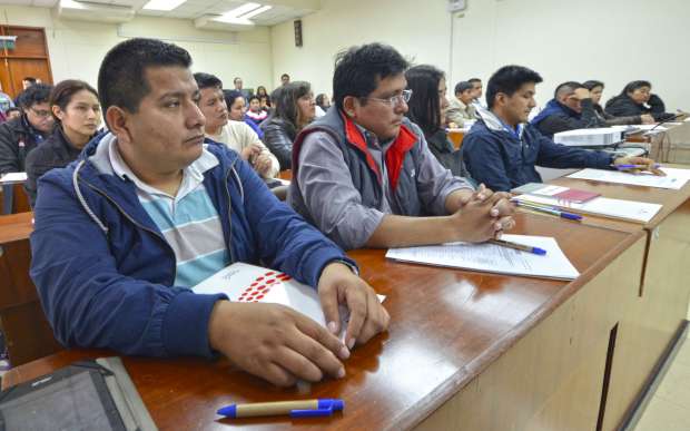 SUPERVISORES DE QALIWARMA SE CAPACITAN