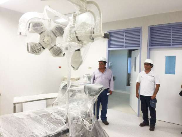 GOBERNADOR CON GERENTE DEL PROYECTO HUALLAGA