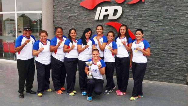 EQUIPO DE VOLEY DEL PROYECTO HUALLAGA