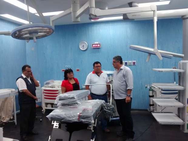 PRESIDENTE DE ESSALUD VISITA LOS AMBIENTES DEL HOSPITAL DE TARAPOTO