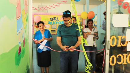 MANUEL NIEVES EN INAUGURACIÓN DE AMBIENTE