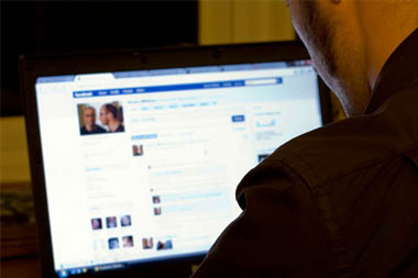 facebook-denunciar-perfiles-falsos