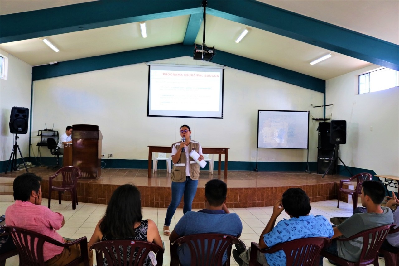 Capacitan a gobiernos locales