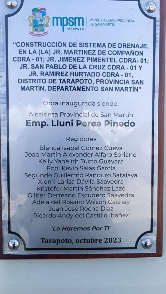 Se desata polémica en Tarapoto por placa recordatoria en obra de drenaje en la plaza Mayor1
