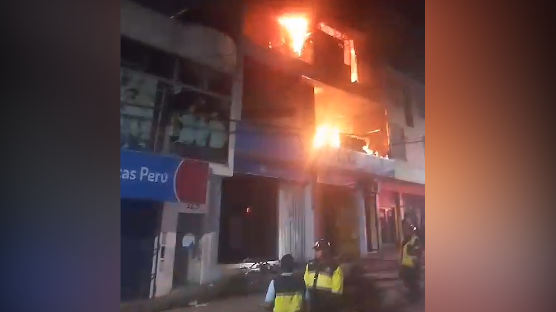 Falta de agua dificultó labor de bomberos para sofocar incendio en Tarapoto 1