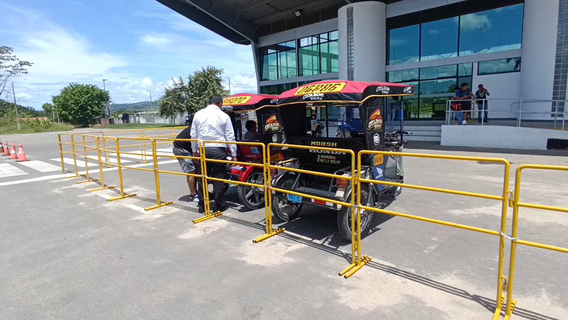Denuncian supuesto monopolio en el servicio de mototaxi en el aeropuerto de Tarapoto1