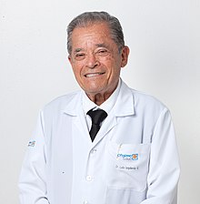 Luis Izquierdo Vásquez , ex rector de UNMSM ha sido acreedor de numerosos honores y premios, destacan la distinción honorífica por 40 años de promoción médica, otorgado por el Colegio Médico del Perú.