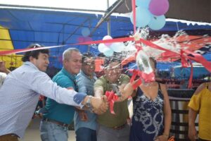 Inauguran ExpoFeria de Muebles traídos de Villa El Salvador