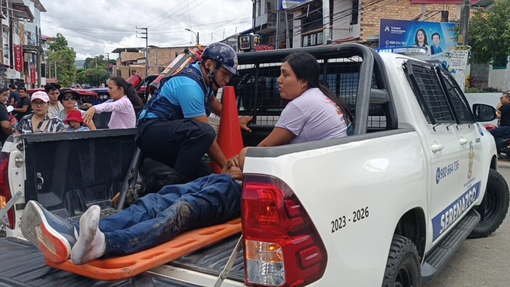 Choque entre furgoneta y trimóvil deja tres heridos en Tarapoto