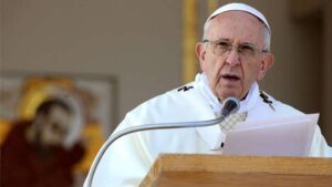 Papa denuncia “voracidad consumista”
