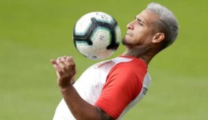 Miguel Trauco en  conversaciones con el Rennes de Francia
