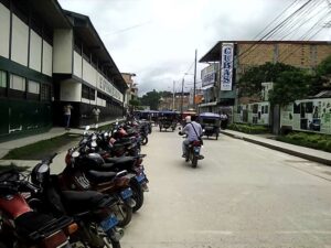 Director del Colegio “Germán Tejada Vela”, solicita a autoridades ordenar tránsito en plaza de Armas