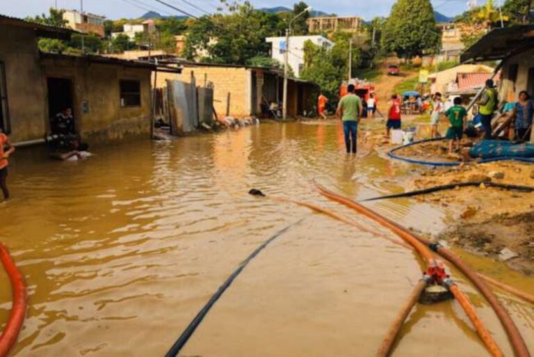 Declaran en estado de emergencia a 96 distritos de 15 regiones por ...