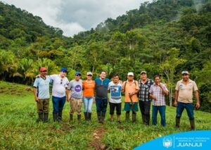 Vía de acceso a centro de producción en Juanjuicillo parte alta en mejora