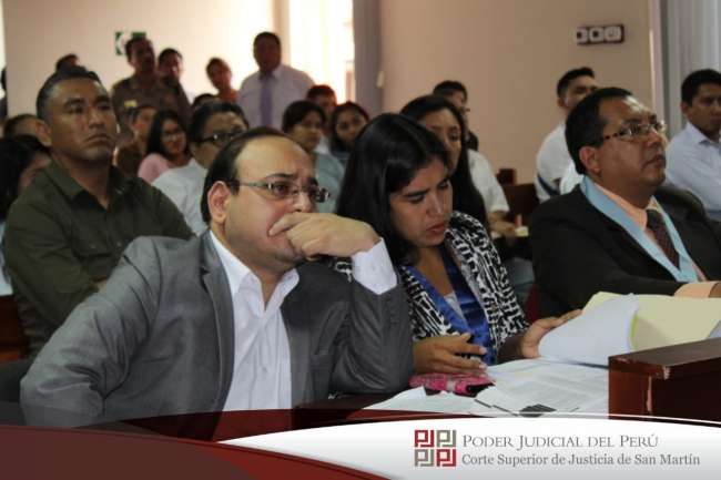 Condenan a ocho años de prisión a dos fiscales provinciales