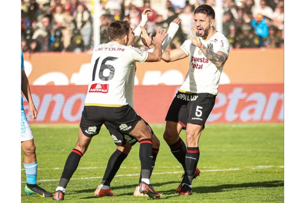 Universitario es tricampeón del fútbol peruano