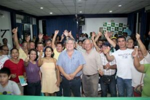 Congresista Gilmer Trujillo se reunió con pobladores de La Banda de Shilcayo