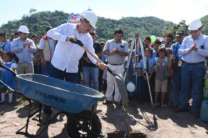 Construyen siete modernas infraestructuras educativas