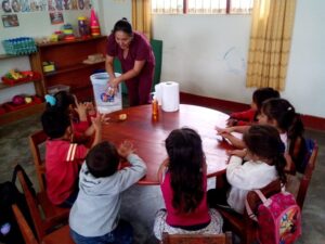 Realizan charla sobre lavado de manos a estudiantes de Moyobamba