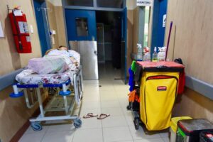 Contraloría inspecciona hospital de Tarapoto y directiva reconoce limitaciones estructurales