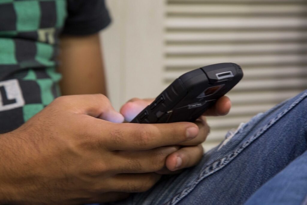 Gobierno autoriza revisión inmediata de equipos informáticos en casos de extorsión, sicariato y secuestro