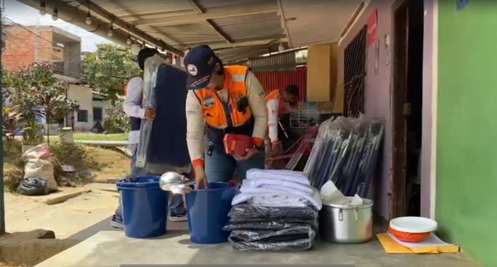 Entregan ayuda humanitaria a familias afectadas por intensas lluvias en Tarapoto