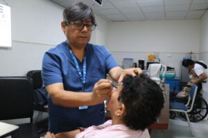 EsSalud Tarapoto realizó evaluaciones de biometría a pacientes con Cataratas