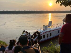 Embarcación “Bravo” sufre aparatoso accidente con más de 160 pasajeros en la ruta San Lorenzo – Yurimaguas