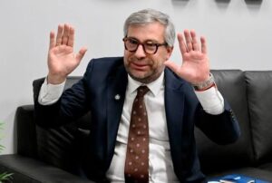 ONPE cancela vacaciones de Piero Corvetto en medio de tensión tras elecciones 2026