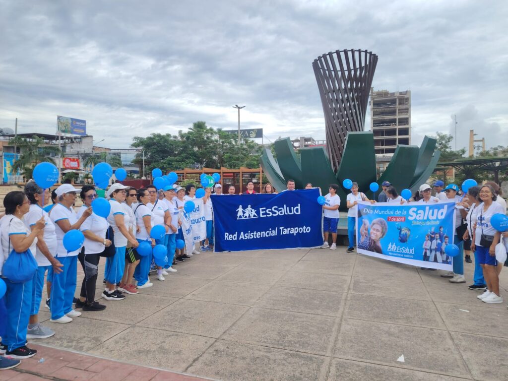 ESSALUD TARAPOTO REALIZA CAMINATA POR LA SALUD