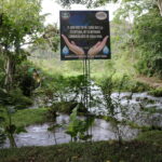 Equipo de monitoreo hídrico en naciente del río Negro luce abandonado y sin mantenimiento