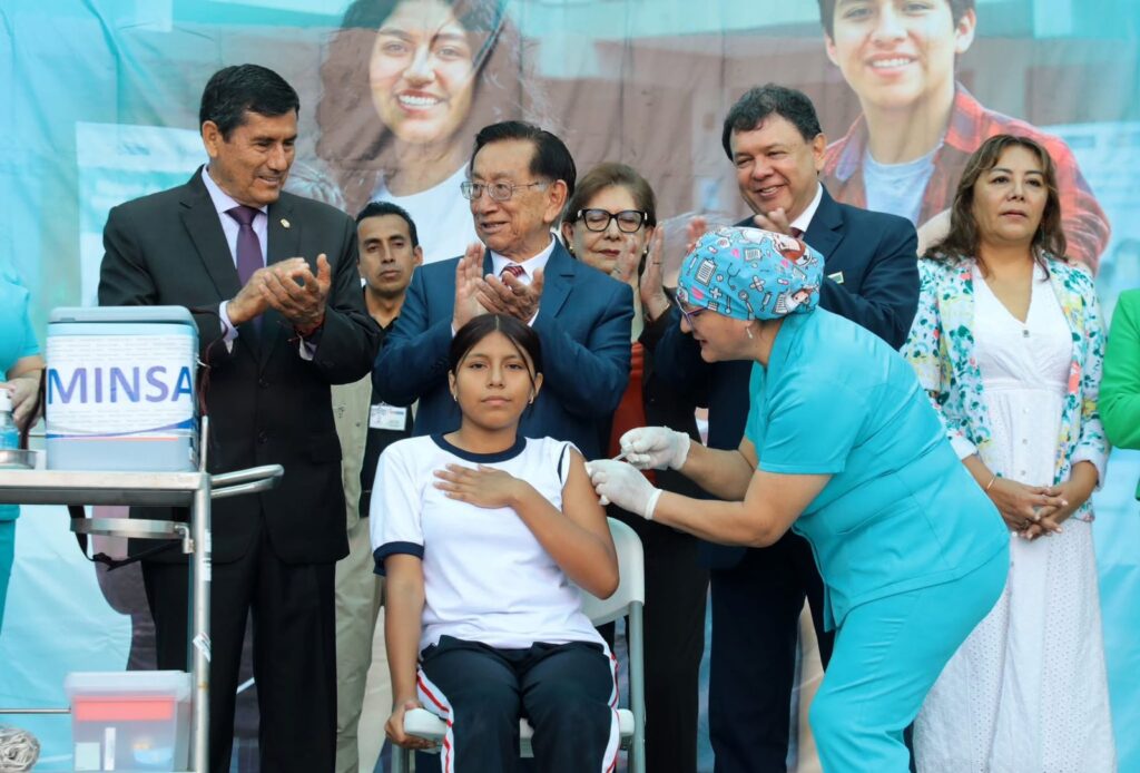 Gobierno anuncia inversión histórica en vacunación e incorpora nueva tecnología contra el virus sincitial respiratorio