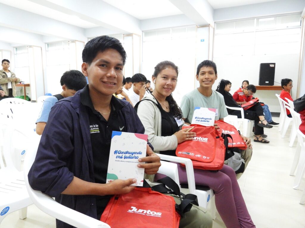 Jóvenes de hogares Juntos podrán estudiar carreras de salud con becas integrales