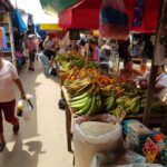 Yurimaguas: Comerciantes ocupan vías cerradas por obras y crece tensión en el Mercado Central