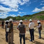 Gobernador Walter Grundel supervisa obras de saneamiento, salud y conectividad en el Bajo Huallaga