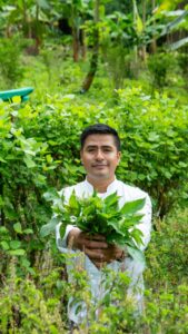 Con sabor a Cordillera Escalera: La inspiradora historia de Gregorio Labán y su cocina para conservar el bosque