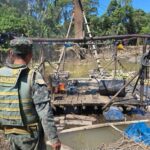 Capitanía de Puerto de Yurimaguas destruye diez dragas utilizadas para minería ilegal en el río Marañón