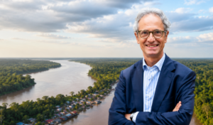Presidente de Transparency International llega a la Amazonía peruana para escuchar cómo la corrupción impulsa las economías ilícitas