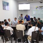 Electro Oriente evalúa ampliar el acceso eléctrico a sectores rurales de Rioja