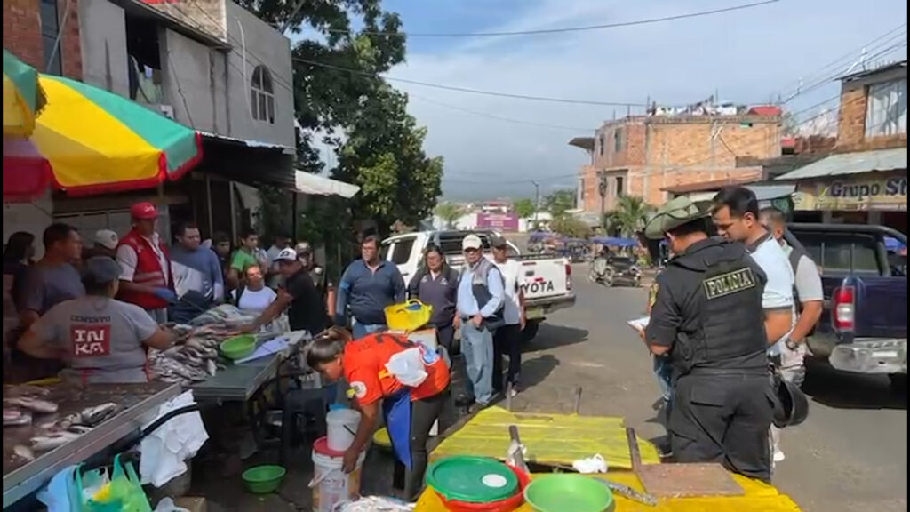 Comerciantes informales temen desalojo de las calles y se organizan ante posible operativo
