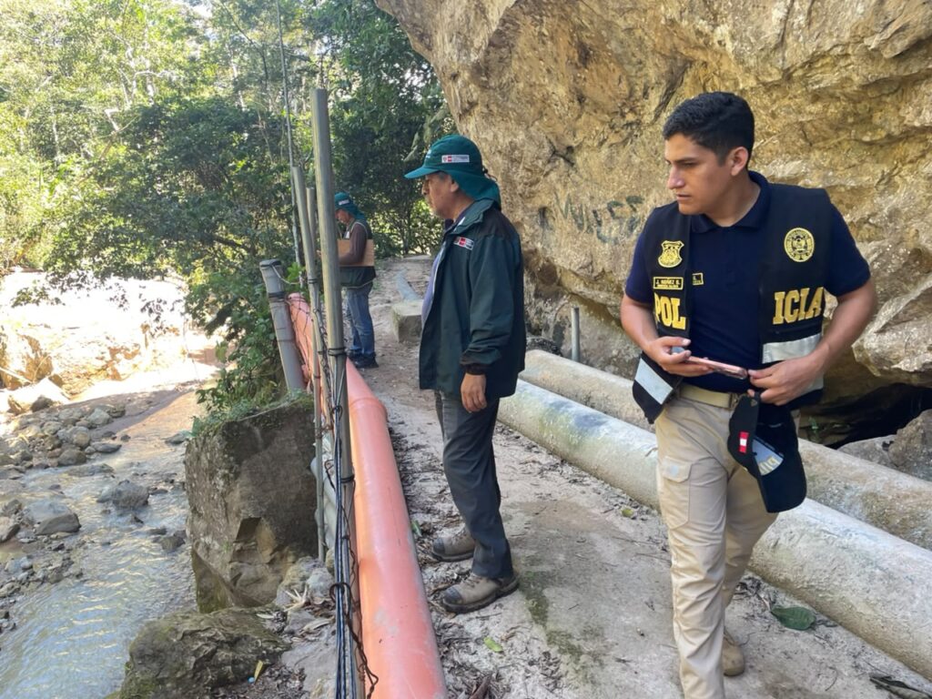 EMAPA SAN MARTÍN, ANA Y POLICÍA AMBIENTAL CONSTATAN AFECTACIÓN EN FUENTE AHUASHIYACU Y EJECUTAN PLAN DE CONTINGENCIA
