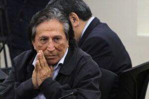Toledo pide a Keiko Fujimori acelerar su solicitud de gracia presidencial por motivos de salud