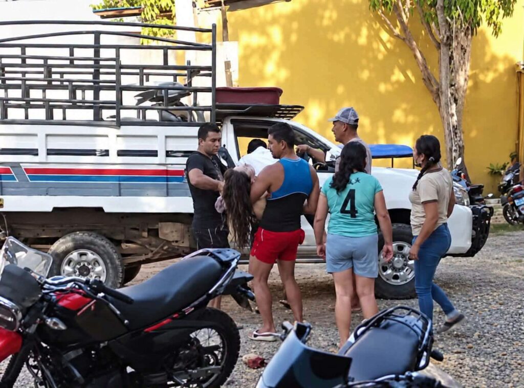 Policía salva a dos jóvenes de morir ahogadas en un recreo turístico en Morales