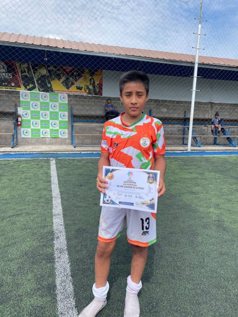 Deportista Daniel Rosas fue reconocido como el mejor jugador de la fecha en Torneo Asociación