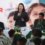 Keiko Fujimori anuncia revisión de la currícula escolar
